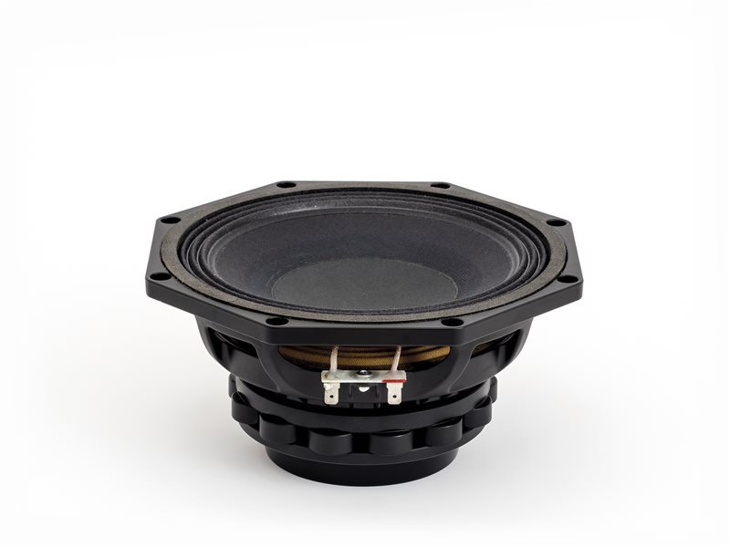18 Sound 8NMB750