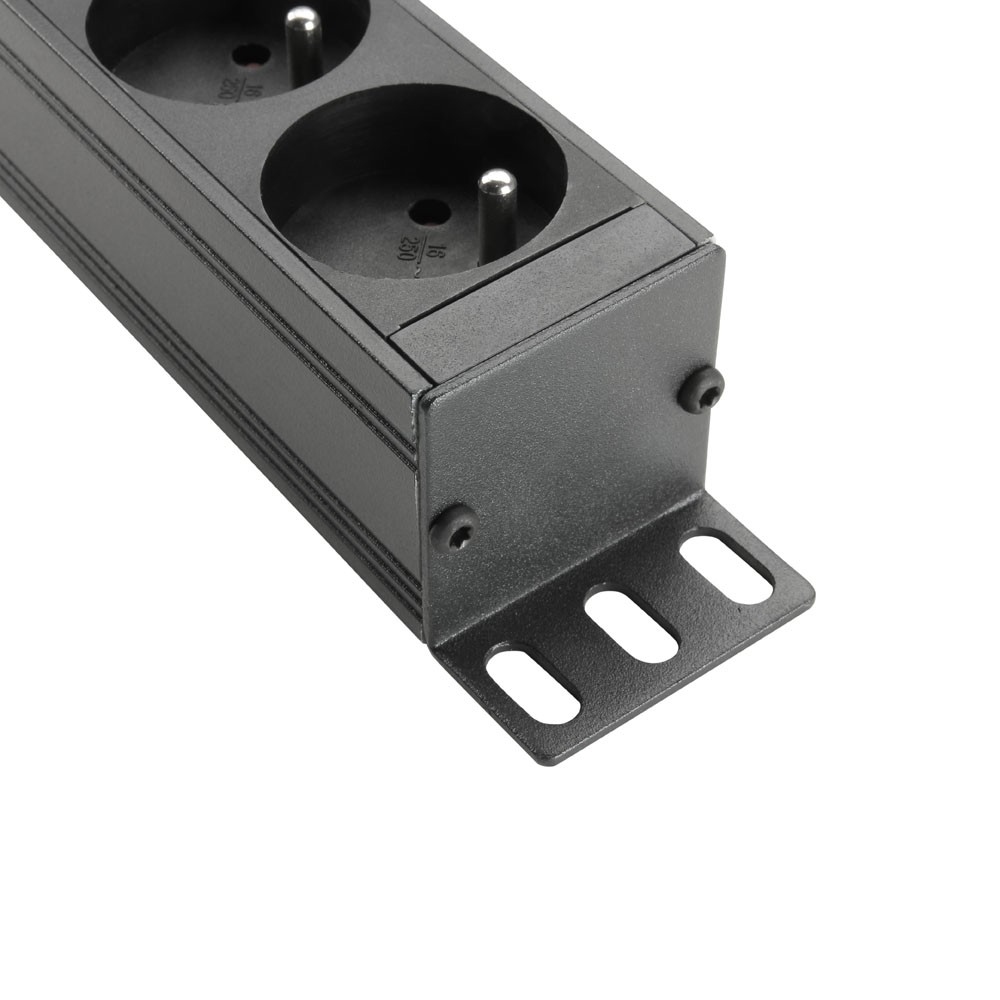 19" Stekkerblok 1U 8-voudig (FRA Standaard)