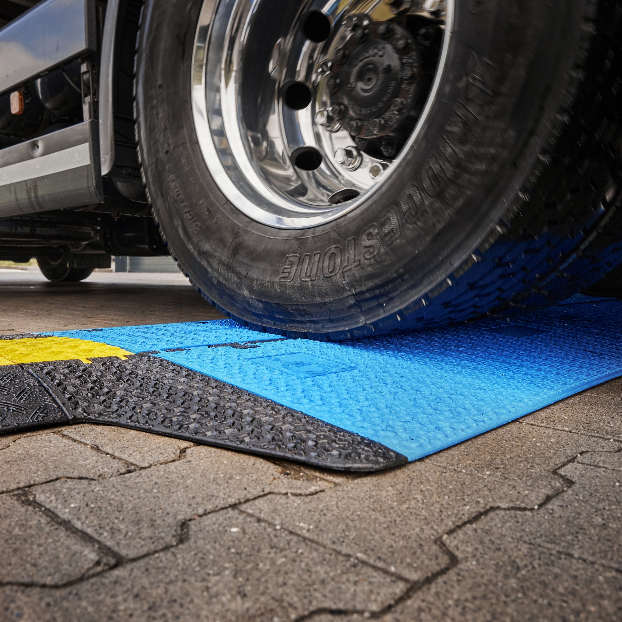 Defender MIDI 5 2D RAMP BLU